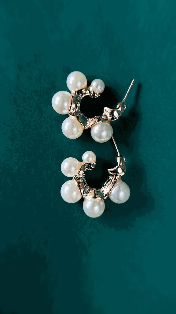 Pearl Earrings 4.webp