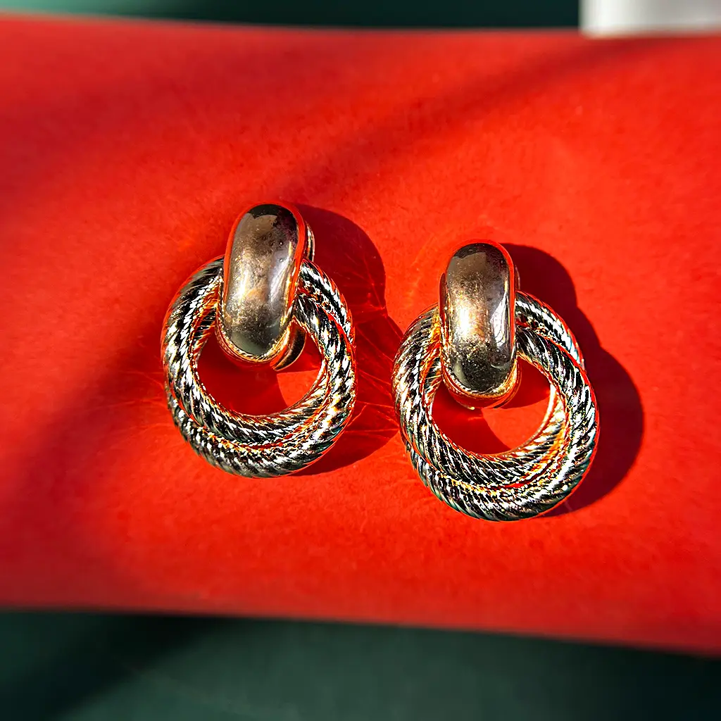 Chic earrings 2.webp