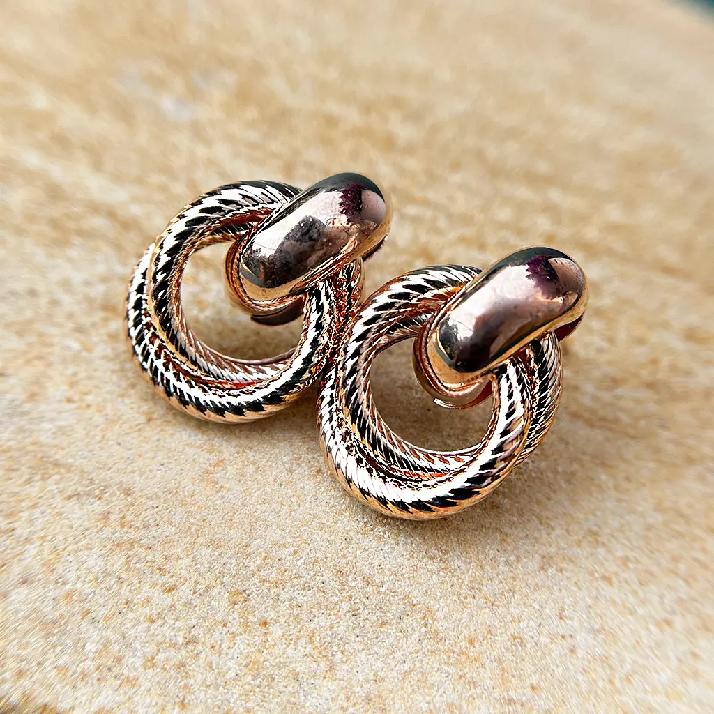 Chic earrings 3.webp