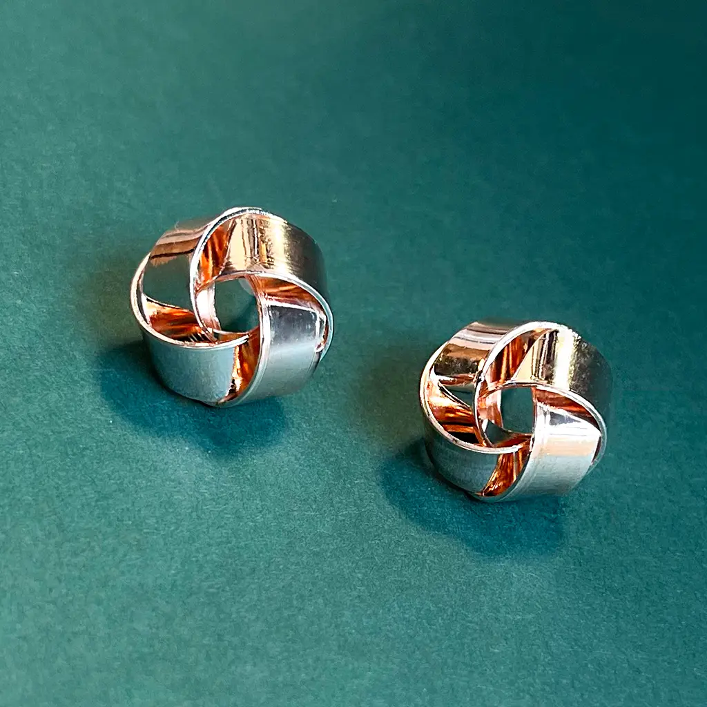 stud earring 2.webp
