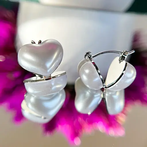 Chic Heart Earring - Silver