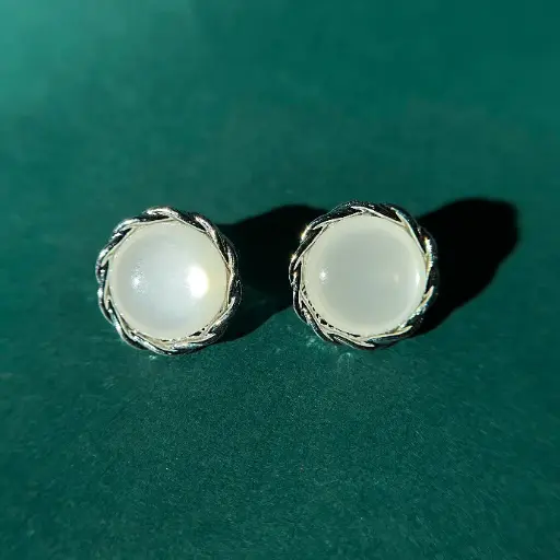 White Marble Studz